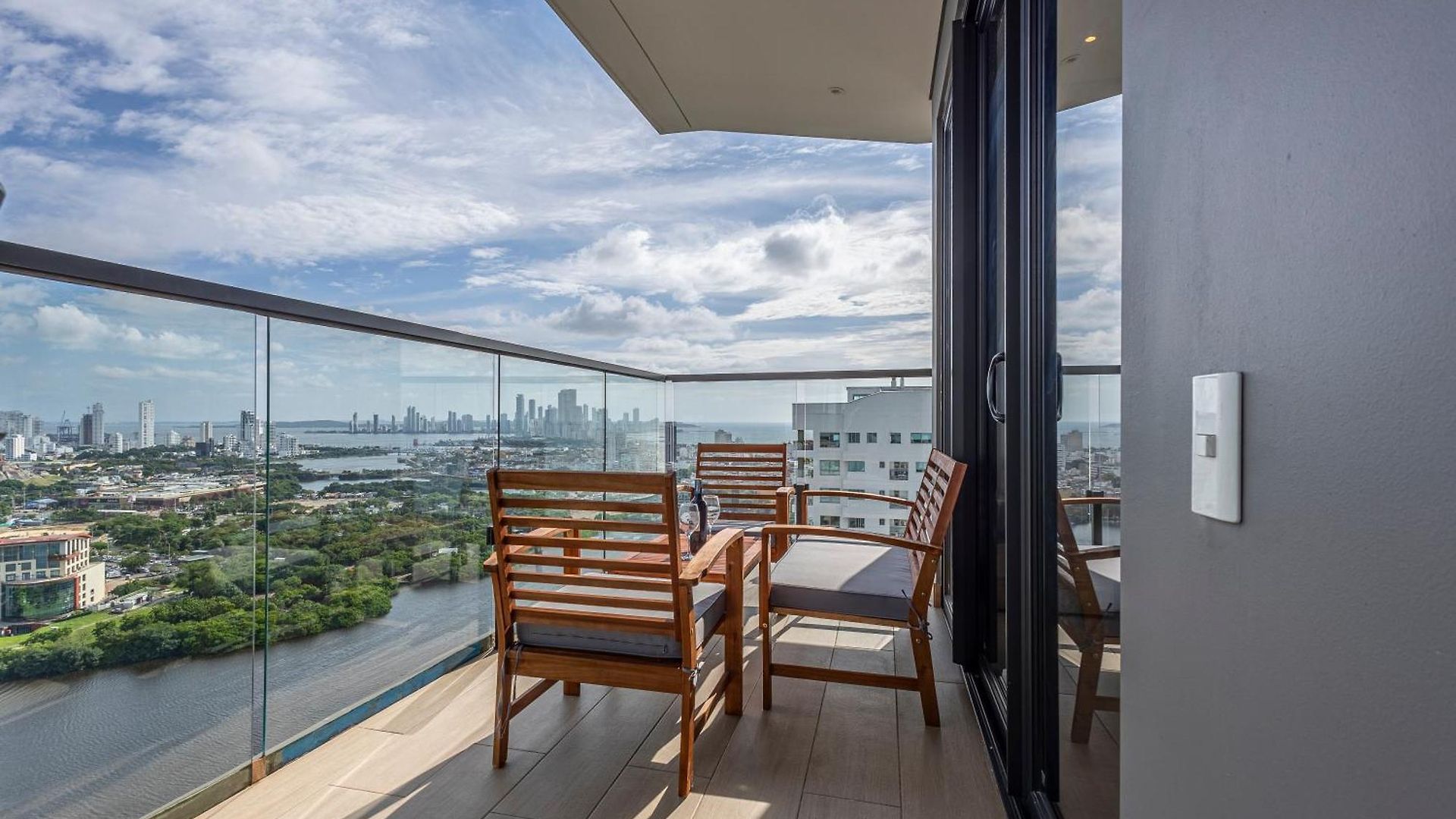 Apartamento Cabrero Centro Tropical - Con Vista Al Mar *