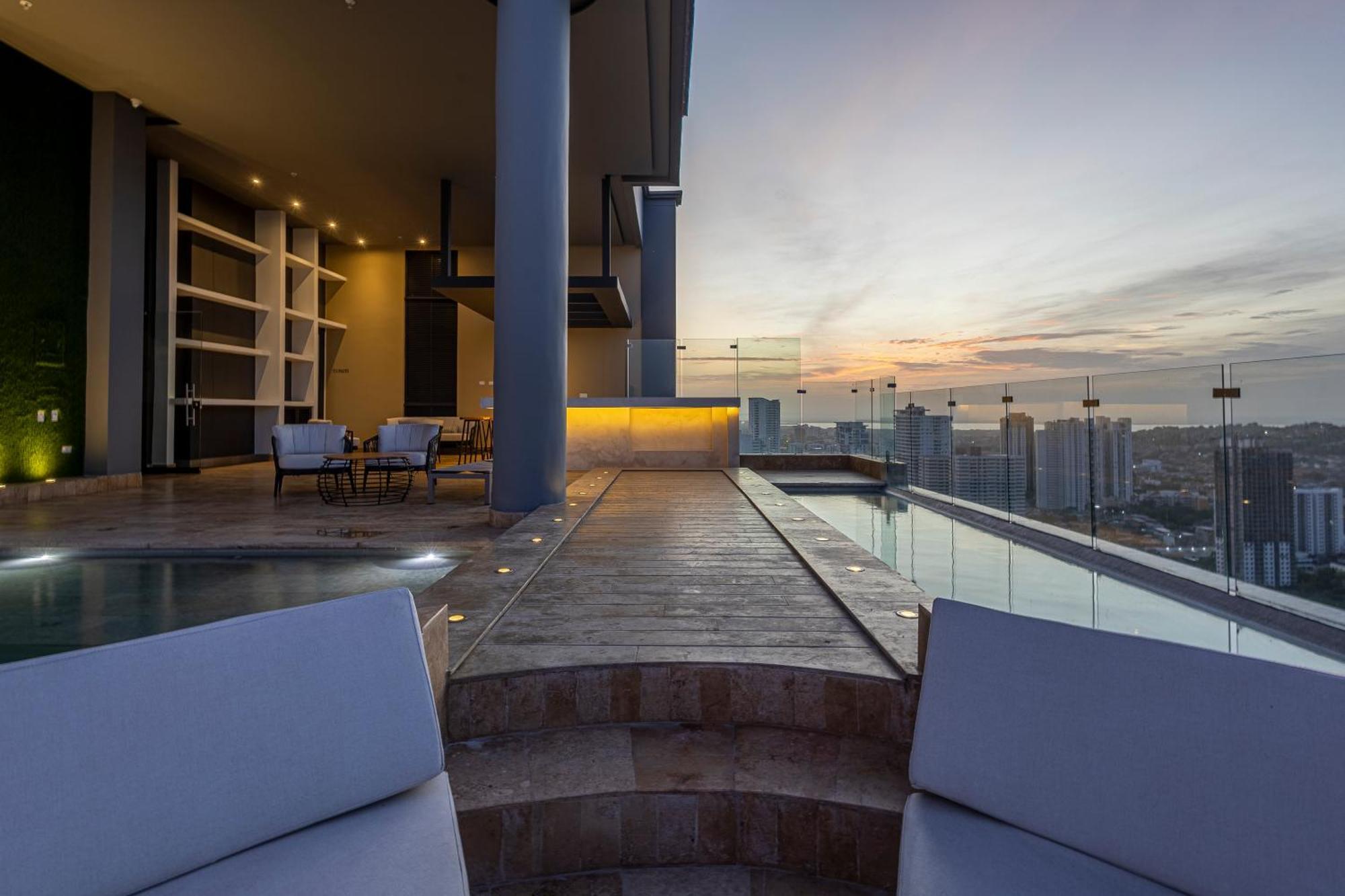 Apartamento Cabrero Centro Tropical - Con Vista Al Mar *